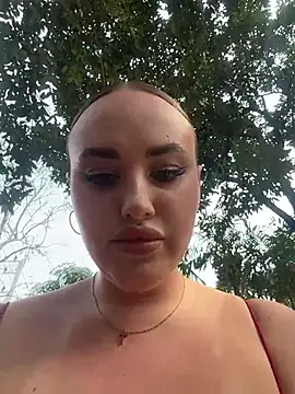 Snapshot of KiraSunshine chatting on February 11, 3:50 am KiraSunshine online show from February 11, 3:50 am