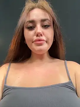 Snapshot of KiraSunshine chatting on February 26, 4:45 am KiraSunshine online show from February 26, 4:45 am