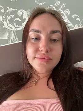 Snapshot of KiraSunshine chatting on March 1, 2:55 am KiraSunshine online show from March 1, 2:55 am