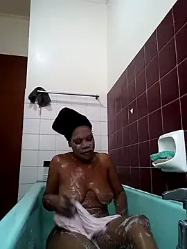 Snapshot of Hotcougar chatting on November 6, 8:29 am Hotcougar online show from November 6, 8:29 am