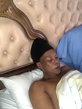 Snapshot of Hotcougar chatting on November 22, 6:23 am Hotcougar online show from November 22, 6:23 am