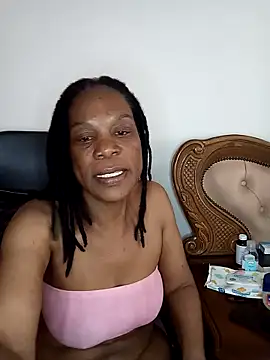 Snapshot of Hotcougar chatting on November 10, 8:19 am Hotcougar online show from November 10, 8:19 am