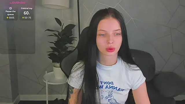 Snapshot of Eva_Mayers chatting on February 6, 12:06 am Eva Mayers online show from February 6, 12:06 am