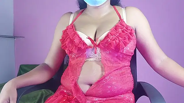 Snapshot of SL_queen1 chatting on May 7, 6:39 am SL queen1 online show from May 7, 6:39 am