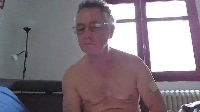 Snapshot of Sexyfab65 chatting on March 6, 7:25 am Sexyfab65 online show from March 6, 7:25 am