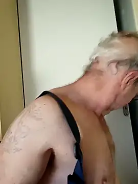 Snapshot of Sexyfab65 chatting on April 6, 11:22 am Sexyfab65 online show from April 6, 11:22 am