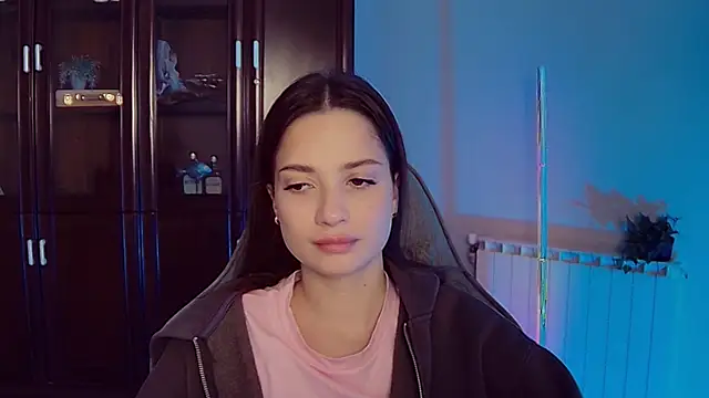 Snapshot of KiraVair chatting on November 12, 1:26 pm KiraVair online show from November 12, 1:26 pm