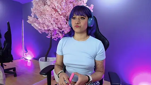 Snapshot of LuanEter chatting on November 28, 12:49 pm LuanEter online show from November 28, 12:49 pm