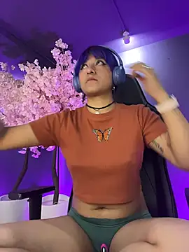 Snapshot of LuanEter chatting on November 30, 2:18 pm LuanEter online show from November 30, 2:18 pm