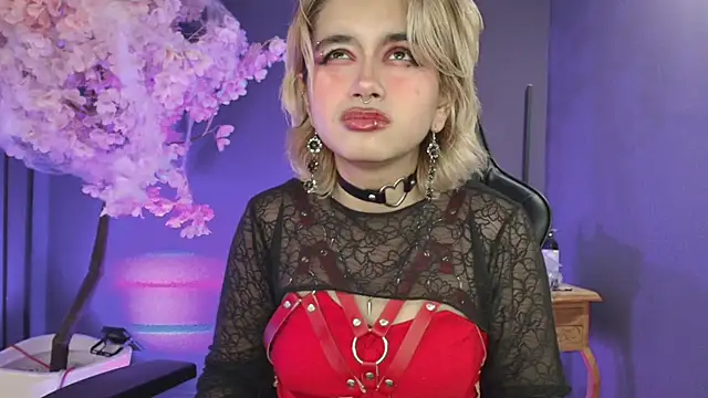 Snapshot of Navier__ chatting on October 28, 8:19 pm Navier online show from October 28, 8:19 pm