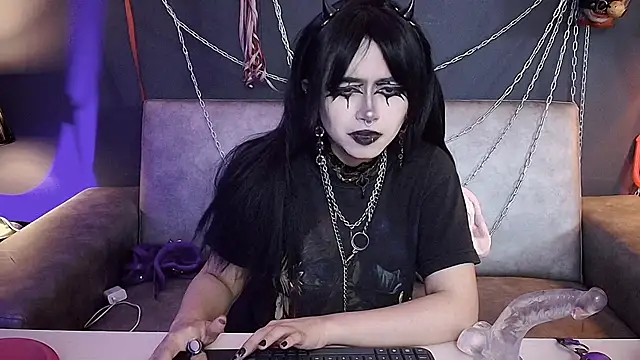 Snapshot of Navier__ chatting on November 30, 2:07 pm Navier online show from November 30, 2:07 pm