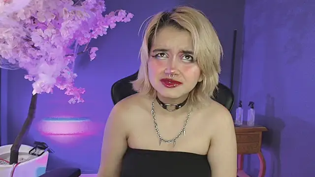 Snapshot of Navier__ chatting on October 30, 7:11 pm Navier online show from October 30, 7:11 pm