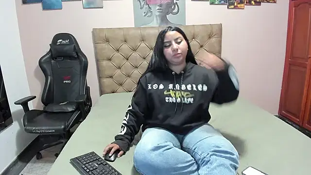 dahianncollins online show from October 21, 1:21 pm