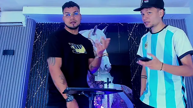 Snapshot of handsome_boys22 chatting on November 30, 12:28 pm handsome boys22 online show from November 30, 12:28 pm