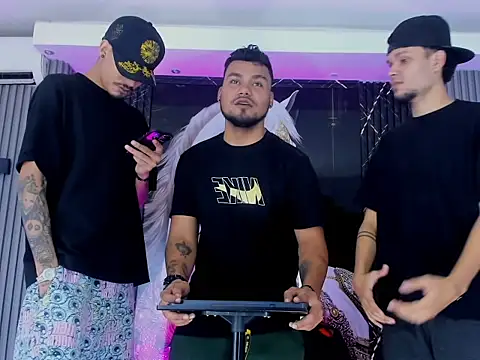 handsome boys22 online show from December 20, 12:41 pm