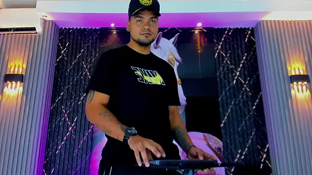 handsome boys22 online show from January 11, 1:18 pm