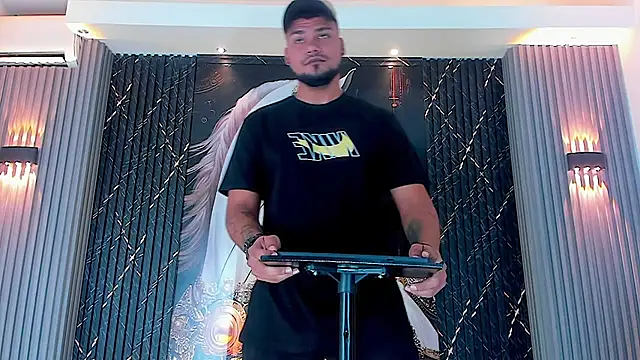 Snapshot of handsome_boys22 chatting on October 19, 12:41 pm handsome boys22 online show from October 19, 12:41 pm