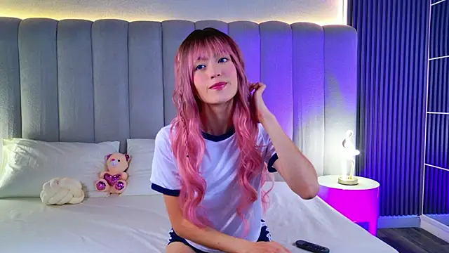 Tiny Dream online show from November 29, 9:15 pm