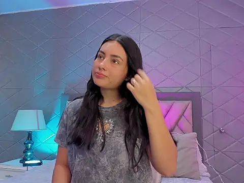 Snapshot of ViolettRouse chatting on November 20, 5:02 pm ViolettRouse online show from November 20, 5:02 pm