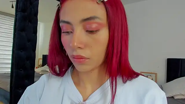 melanie roux   online show from April 14, 12:54 pm