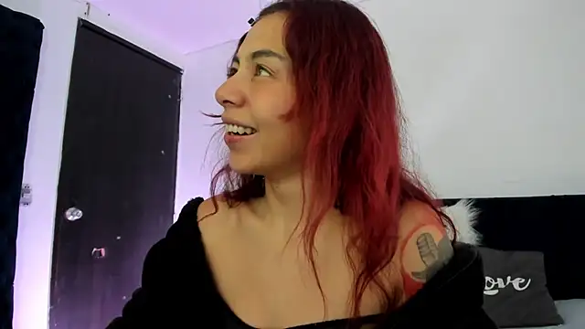 Snapshot of melanie_roux__ chatting on July 1, 12:49 pm melanie roux online show from July 1, 12:49 pm