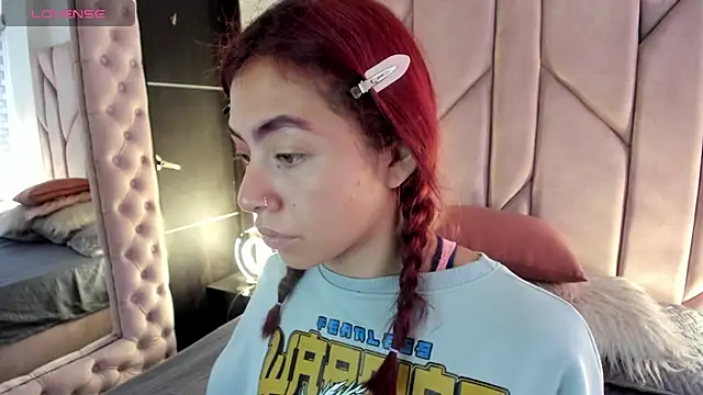 melanie roux   online show from November 17, 12:42 pm