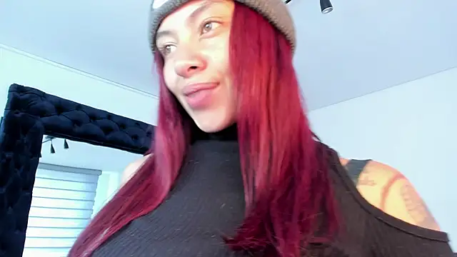 melanie roux   online show from May 27, 12:23 pm