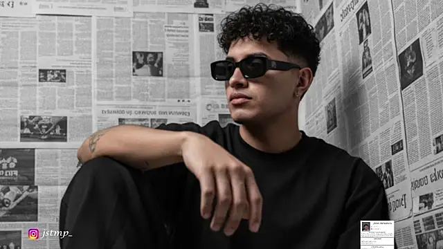 Snapshot of jhon_mendoza_ chatting on October 27, 2:51 pm jhon mendoza  online show from October 27, 2:51 pm