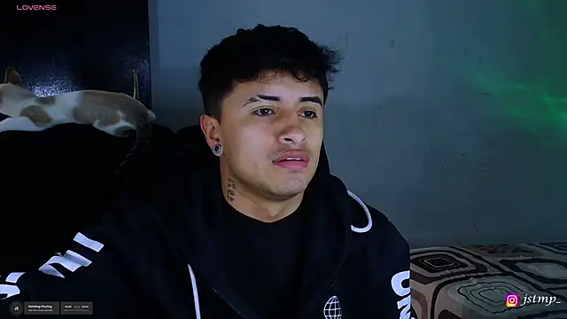 Snapshot of jhon_mendoza_ chatting on November 7, 2:21 pm jhon mendoza online show from November 7, 2:21 pm