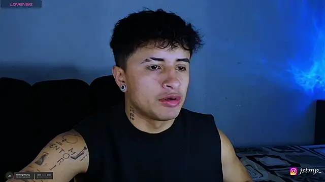 Snapshot of jhon_mendoza_ chatting on November 6, 6:34 pm jhon mendoza online show from November 6, 6:34 pm