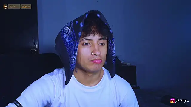 Snapshot of jhon_mendoza_ chatting on October 31, 10:16 pm jhon mendoza online show from October 31, 10:16 pm