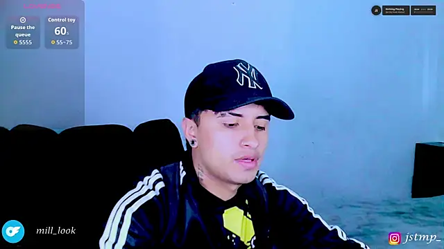 Snapshot of jhon_mendoza_ chatting on November 27, 8:53 pm jhon mendoza online show from November 27, 8:53 pm