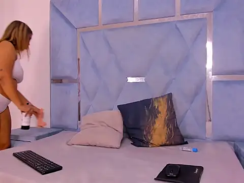 Snapshot of valentinaasm chatting on October 27, 12:39 pm valentinaasm online show from October 27, 12:39 pm