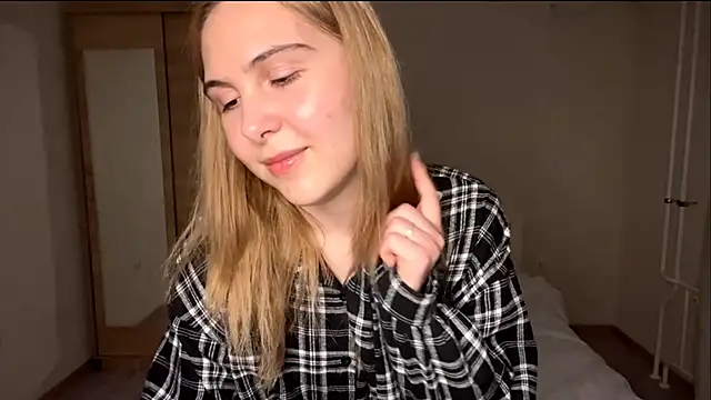 MyraLitterers online show from December 5, 3:21 pm