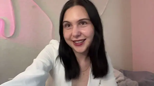 Snapshot of MyraLitterers chatting on July 2, 4:35 pm MyraLitterers online show from July 2, 4:35 pm
