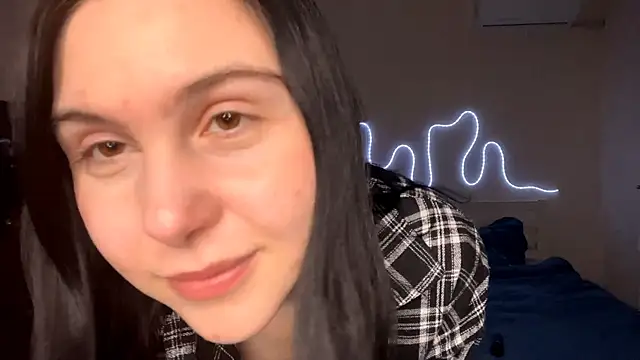 MyraLitterers online show from April 14, 4:23 pm