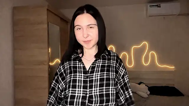 MyraLitterers online show from February 11, 4:40 pm