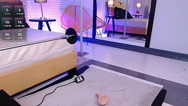 Snapshot of SashaaVixen chatting on November 27, 11:43 am SashaaVixen online show from November 27, 11:43 am