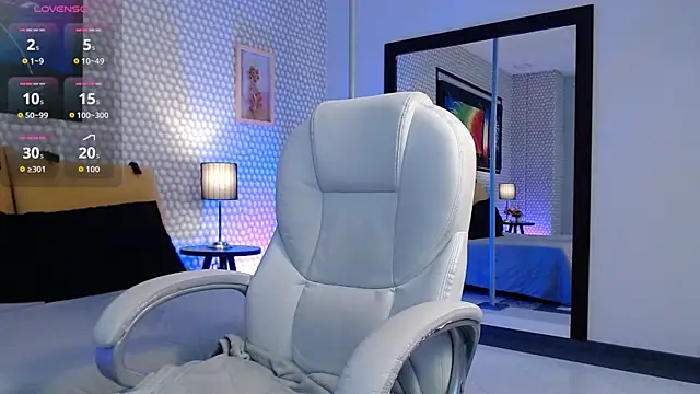 Snapshot of SashaaVixen chatting on October 27, 12:06 pm SashaaVixen online show from October 27, 12:06 pm