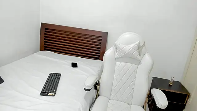 tifanymonroe online show from November 16, 11:59 am