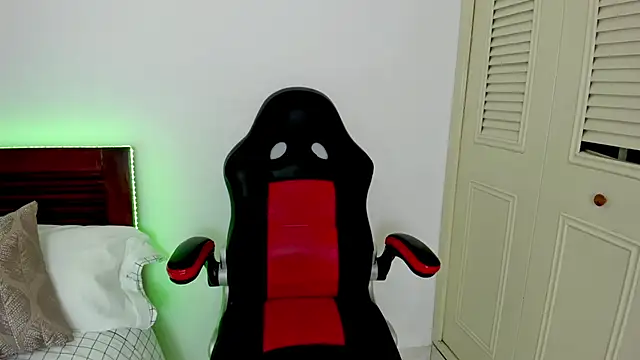 tifanymonroe online show from February 8, 12:03 pm