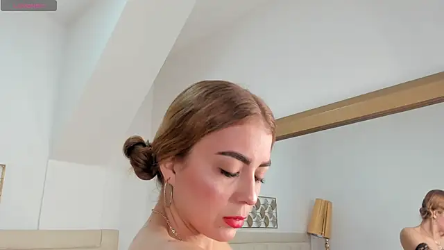 lucia lorenz online show from November 11, 11:27 am