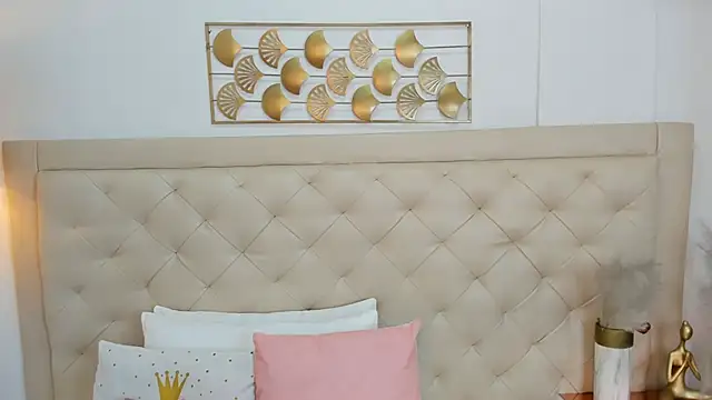 lucia lorenz online show from November 26, 11:32 am