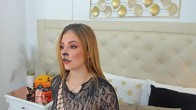 lucia lorenz online show from October 31, 12:24 pm