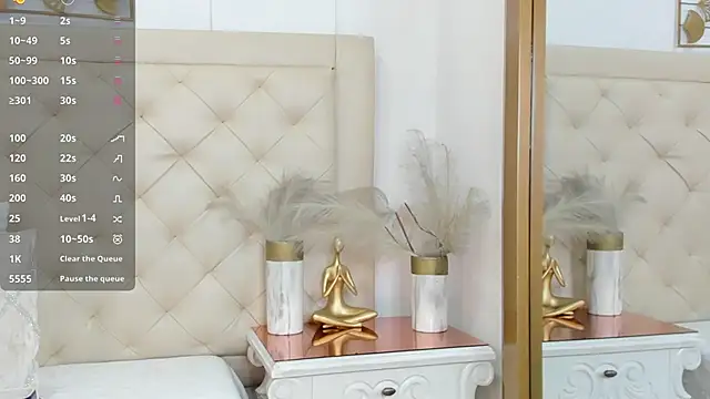 lucia lorenz online show from January 17, 11:25 am