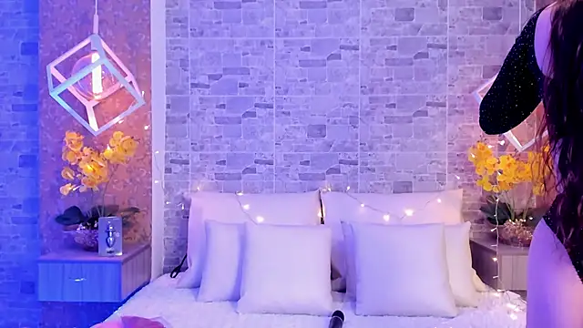 Catalina-Thompson online show from November 20, 11:55 am