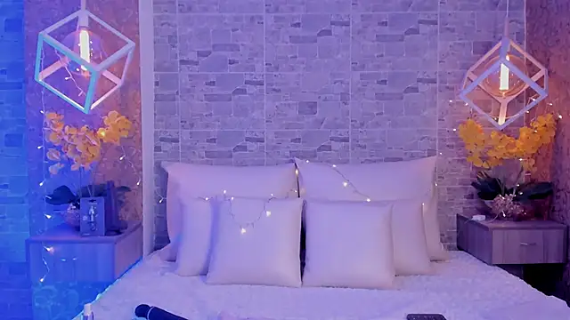 Catalina-Thompson online show from November 22, 12:04 pm