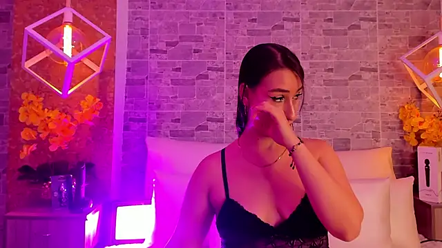 Catalina-Thompson online show from November 6, 12:09 pm