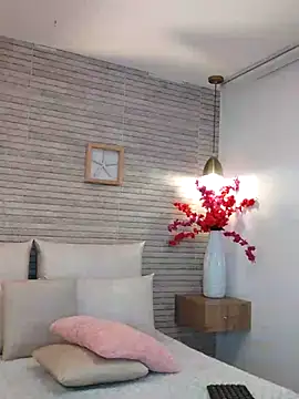 Catalina-Thompson online show from October 31, 5:31 pm