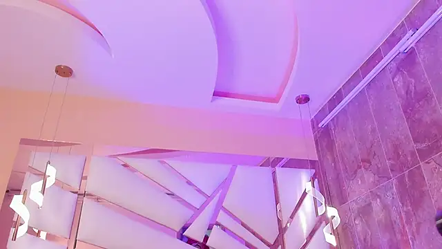 Catalina-Thompson online show from April 17, 11:57 am